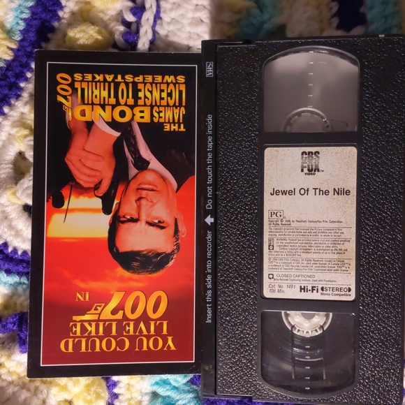 The Jewel of the Nile VHS Movie - Picture 3 of 3